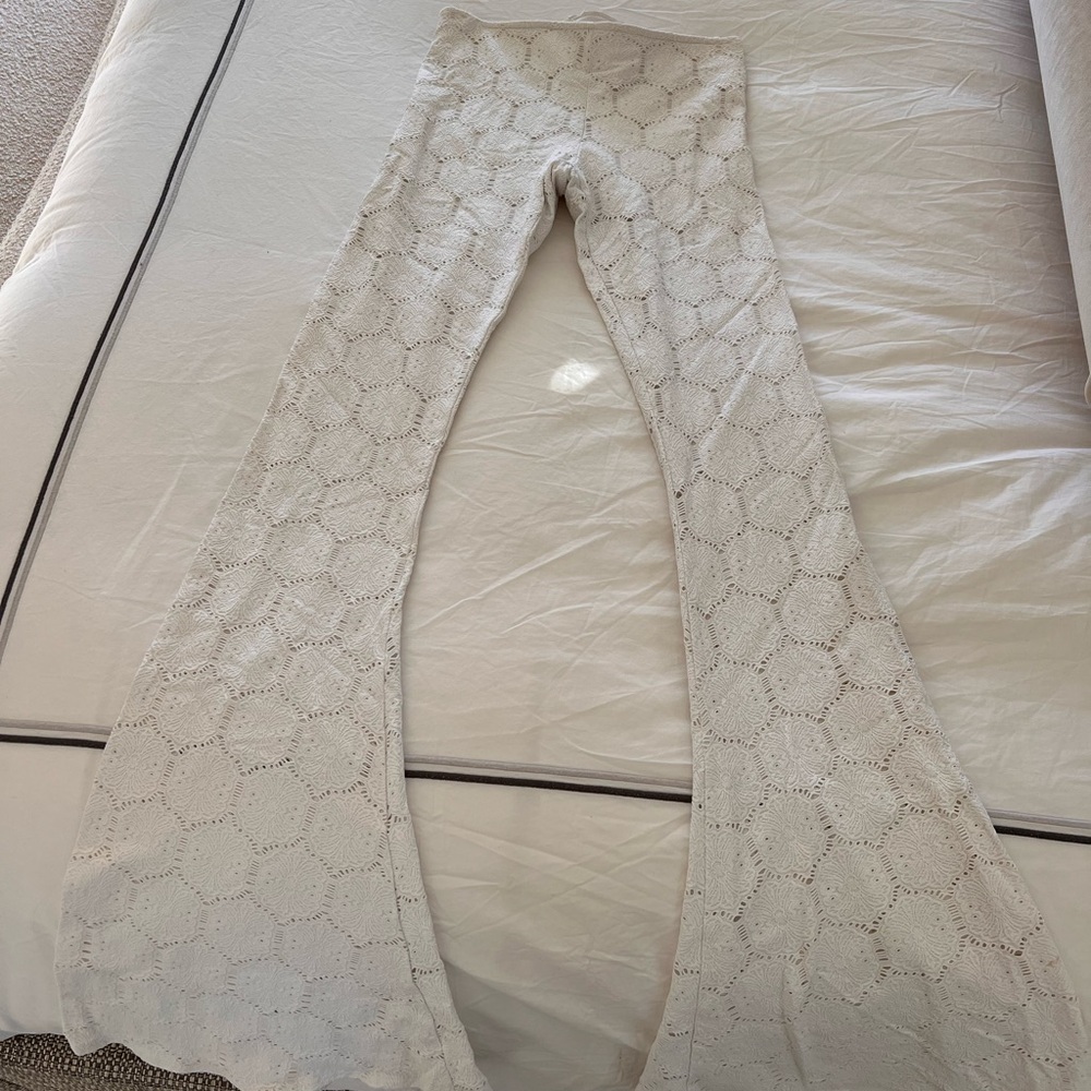 Show me your mumu white lace stretch bell bottom pants